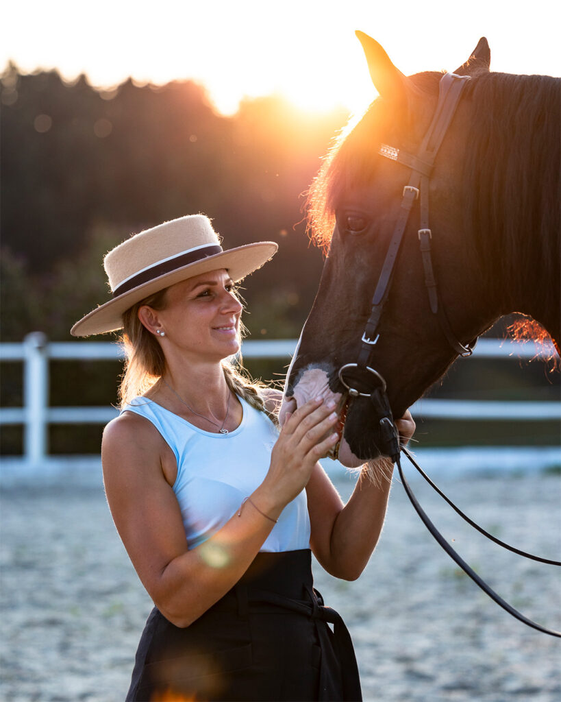Sabrina Radl-Mica - Reiten in Passion; Reitunterricht, Beritt und Pferdeausbildung, klassische Dressur und Reitkunst vertikal in Österreich